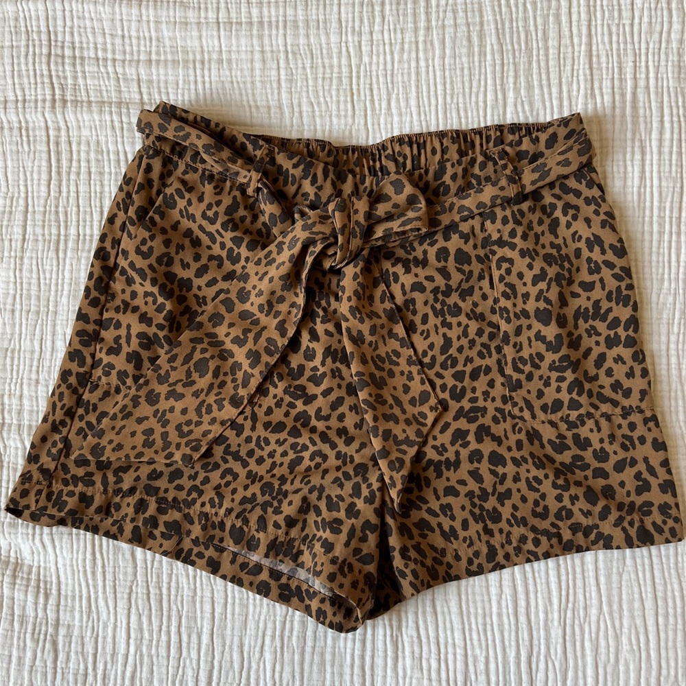 A New Day Leopard Print Tie Waist Shorts 🐆